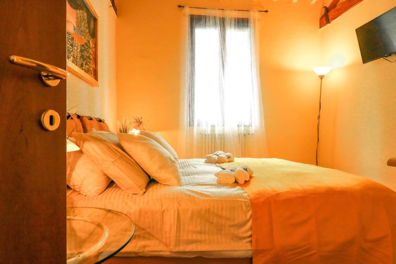Casale Val D' Orcia- Relax E Lusso In Piscina Villa ตอร์ริตา ดิ เซียนา ภายนอก รูปภาพ